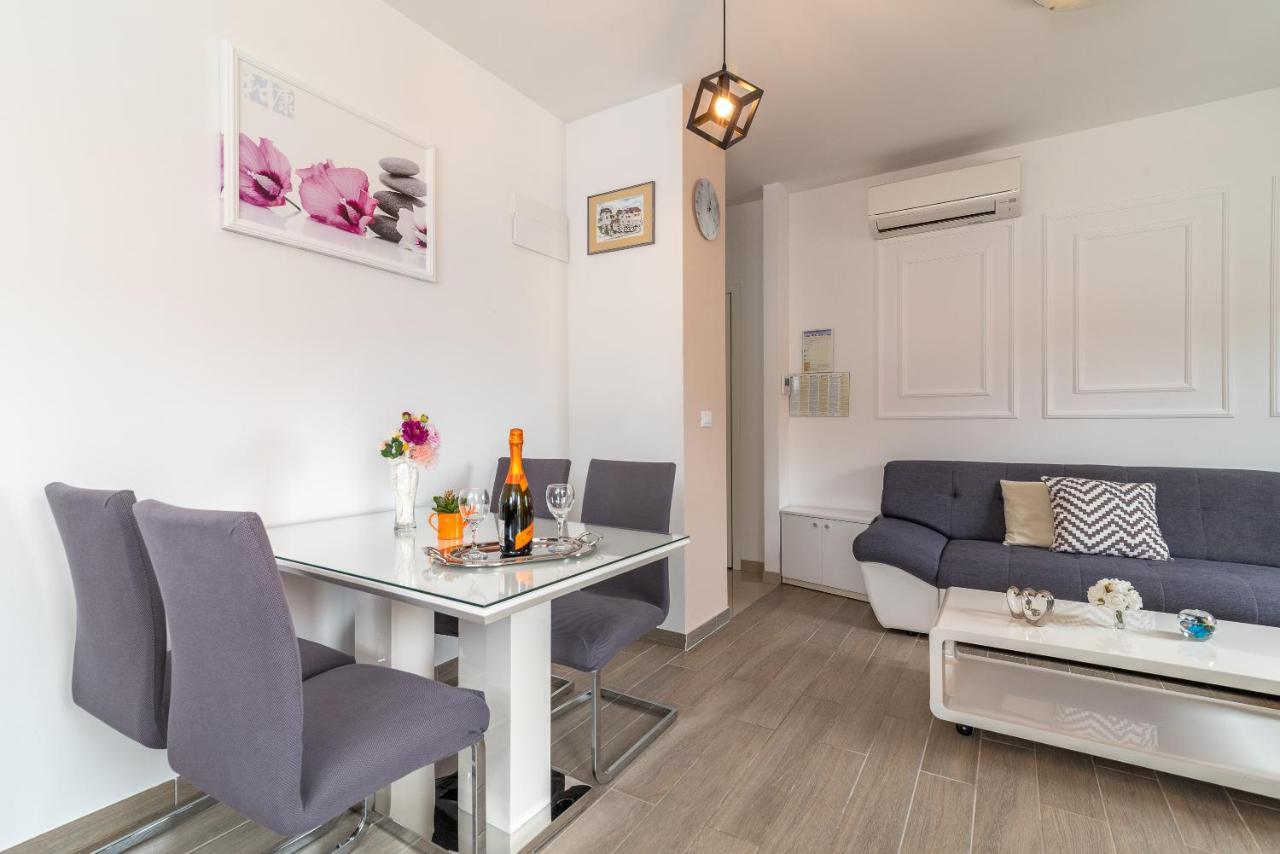 Lorena Apartment *